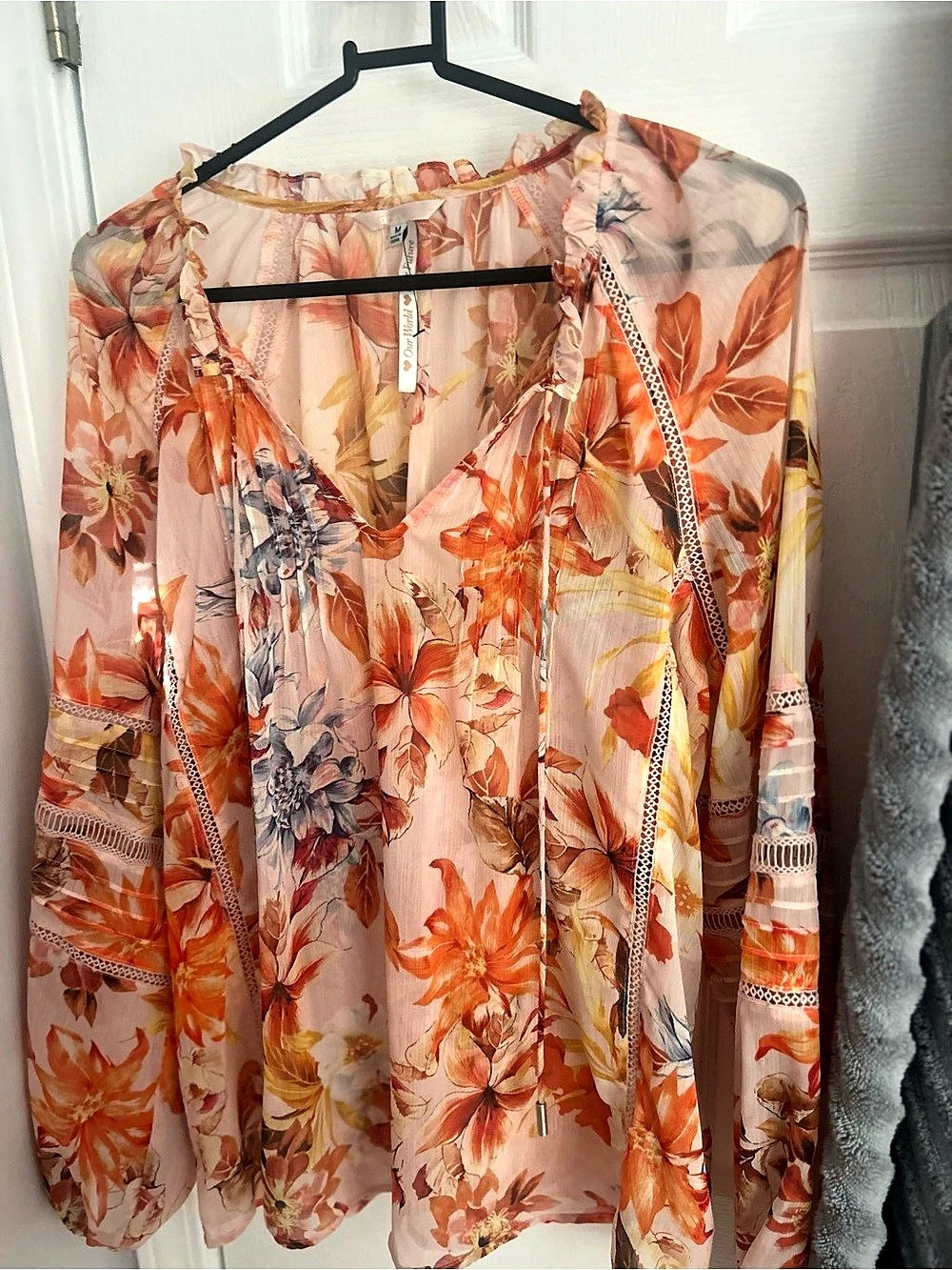 Floral Blouse in Pink & Orange Like New